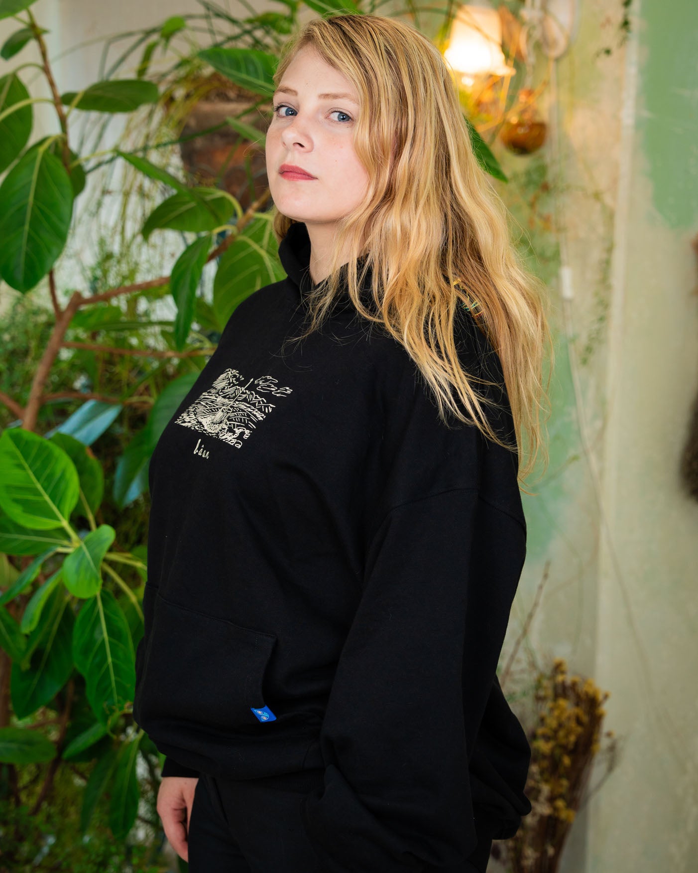 Baan Dark Hoodie