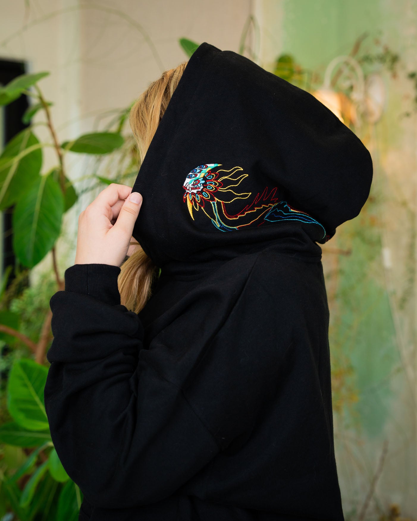 Baan Dark Hoodie